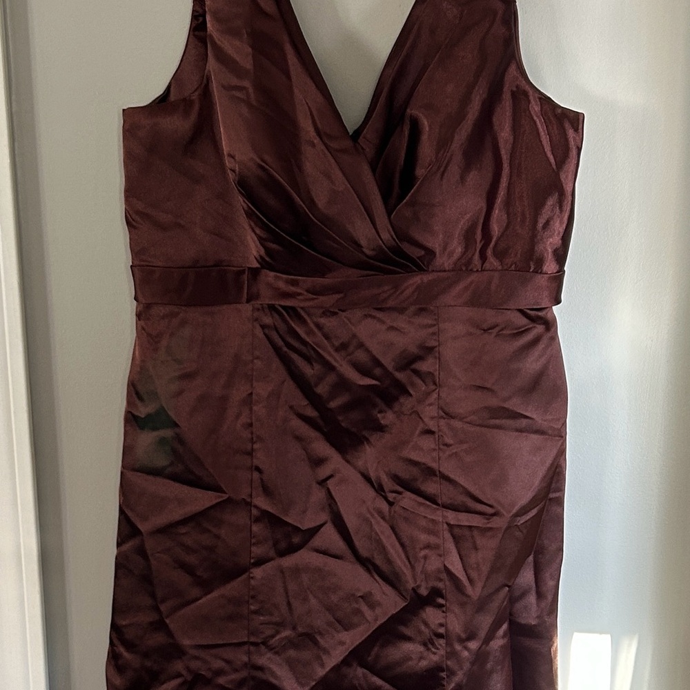 Elegant Sleeveless Satin Dress in Rich Brown